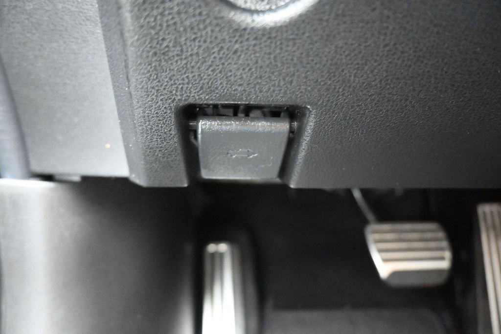 Used 2016 Nissan 370Z Touring RWD image 28