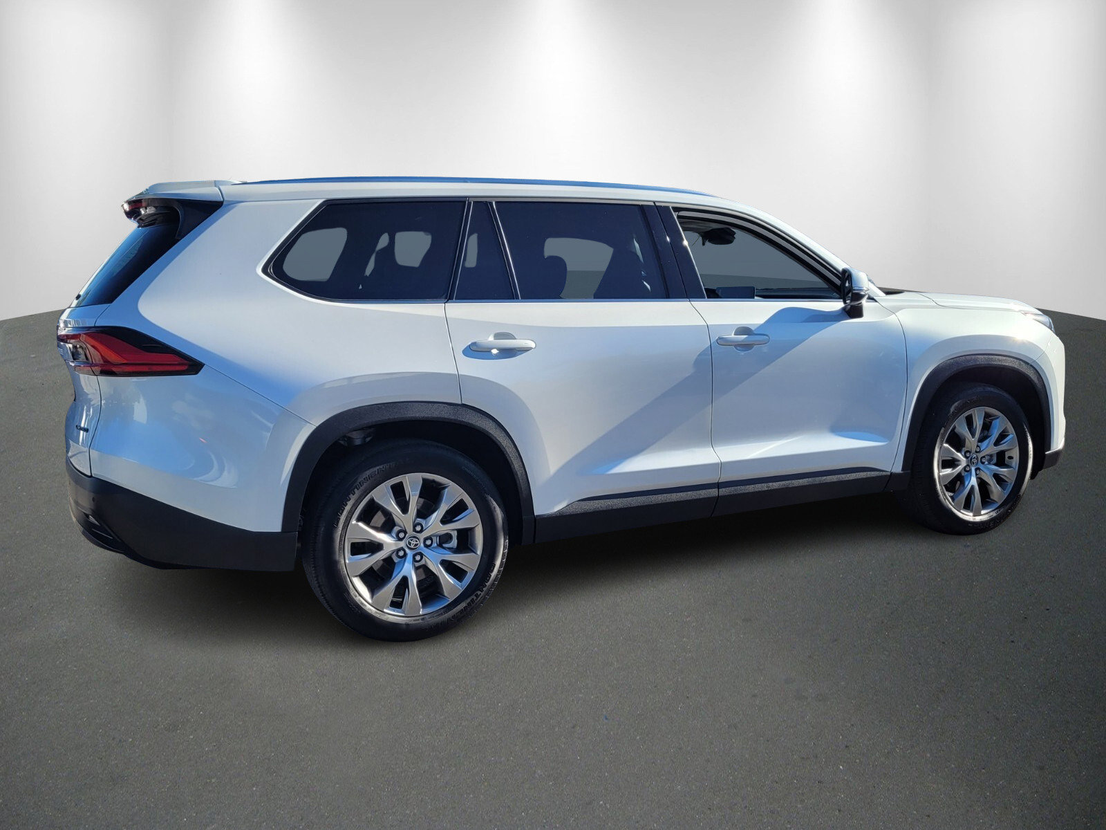 Used 2024 Toyota Grand Highlander Limited image 7