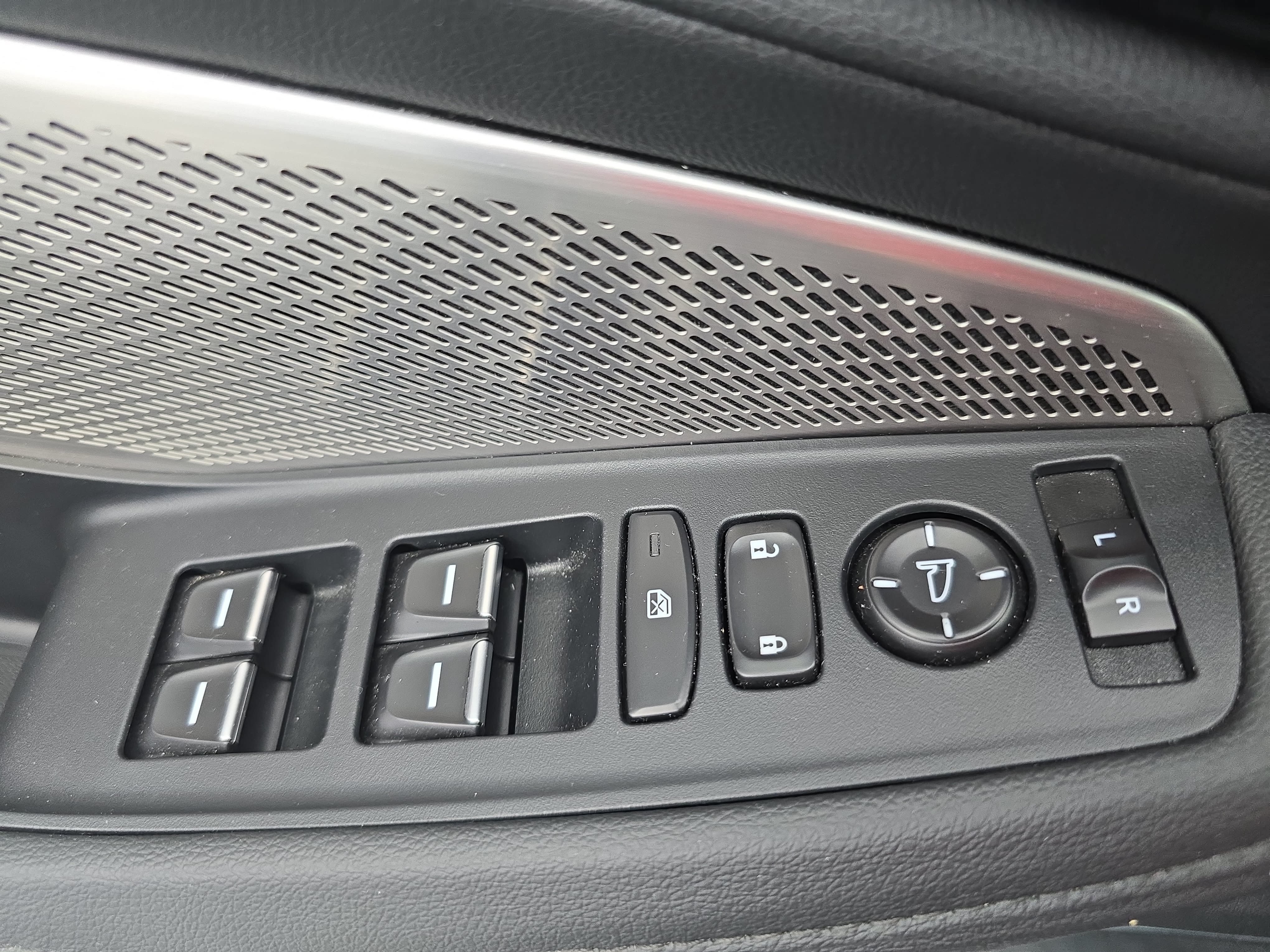 Certified 2024 Acura MDX SH-AWD image 27