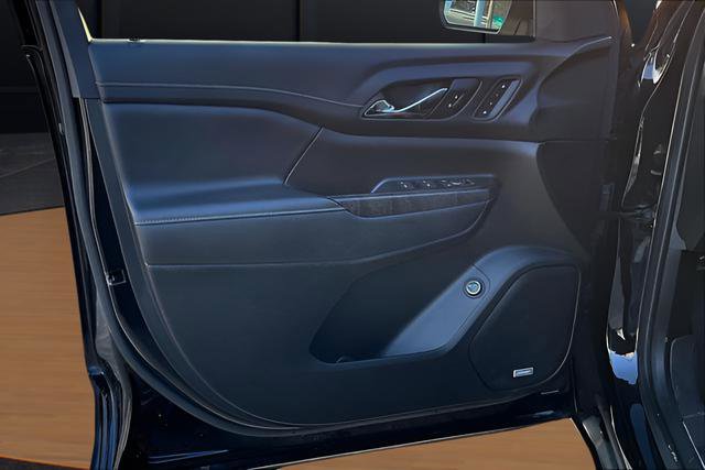 Used 2023 GMC Acadia Denali w/ Denali Ultimate Package image 9