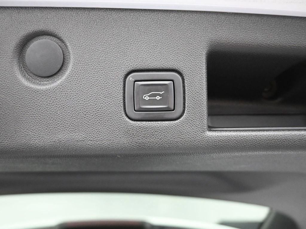 Used 2020 Chevrolet Equinox LT image 9