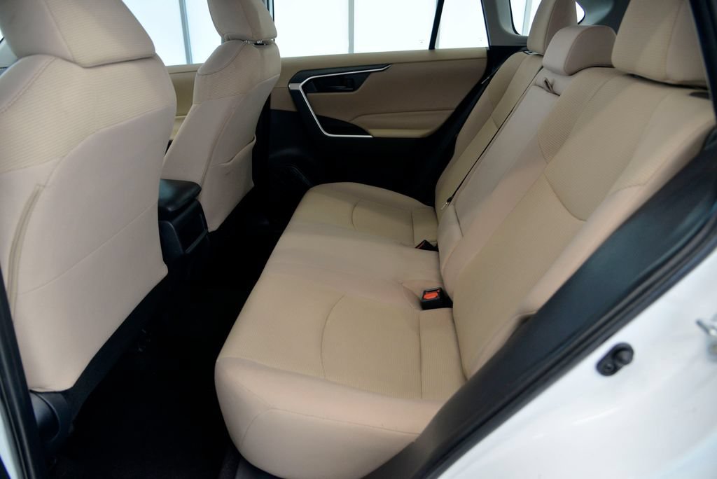 Used 2019 Toyota RAV4 LE FWD image 28