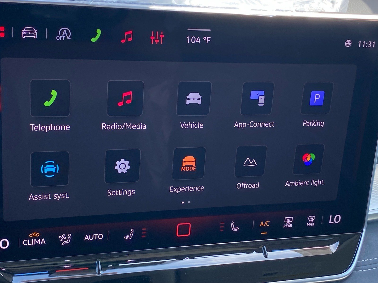 New 2026 Volkswagen Tiguan SE AWD/4WD image 8