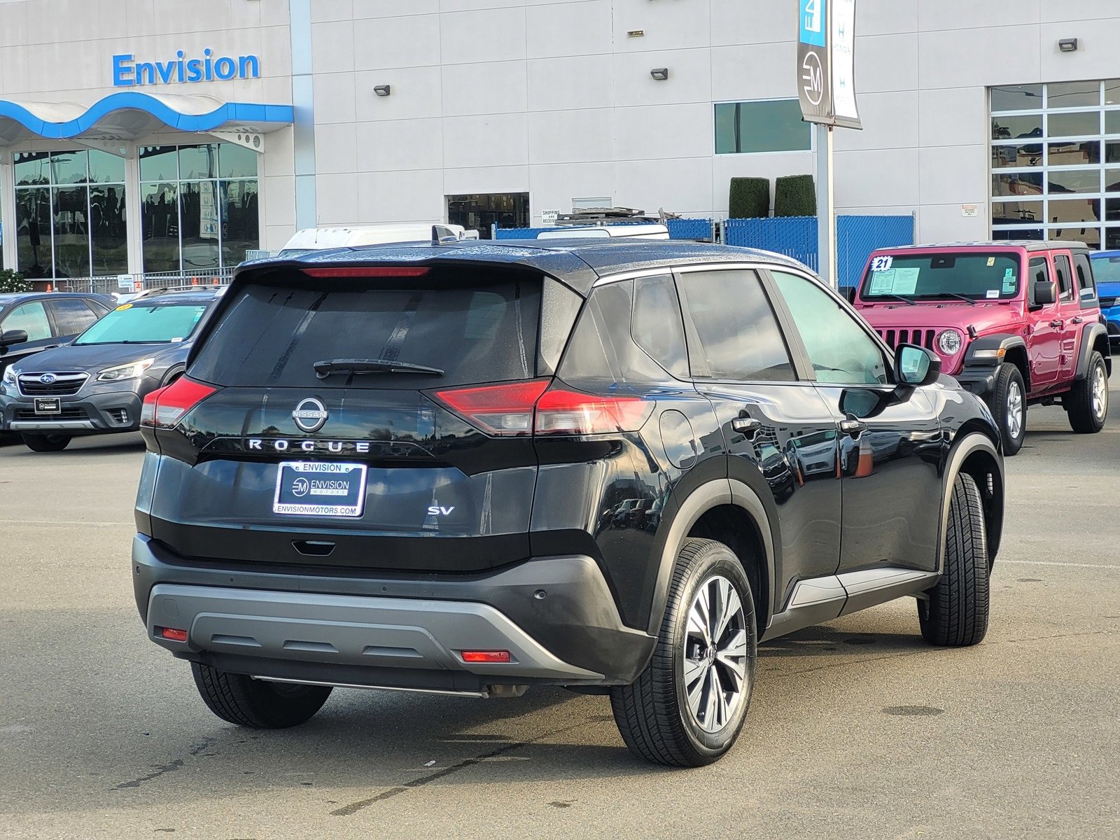 Used 2023 Nissan Rogue SV image 5
