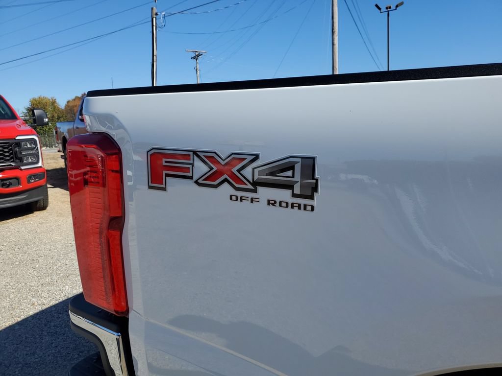 New 2026 Ford F250 XLT w/ FX4 Off-Road Package AWD/4WD image 6