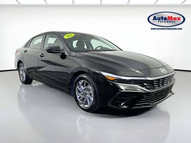 Used 2026 Hyundai Elantra Hybrid FWD image 1