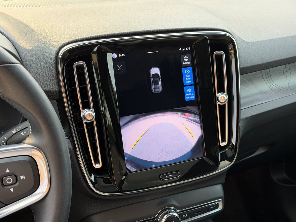 Certified 2023 Volvo C40 Recharge Core w/ Climate Package AWD/4WD image 17