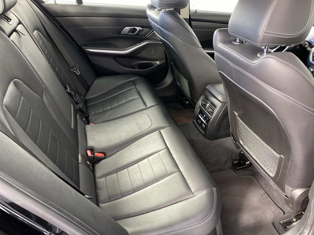 Used 2019 BMW 330i xDrive Sedan AWD/4WD image 12