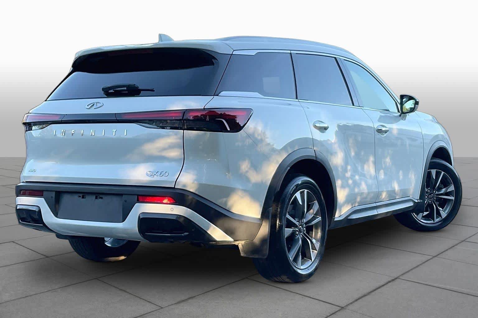 Used 2024 INFINITI QX60 Luxe AWD/4WD image 12