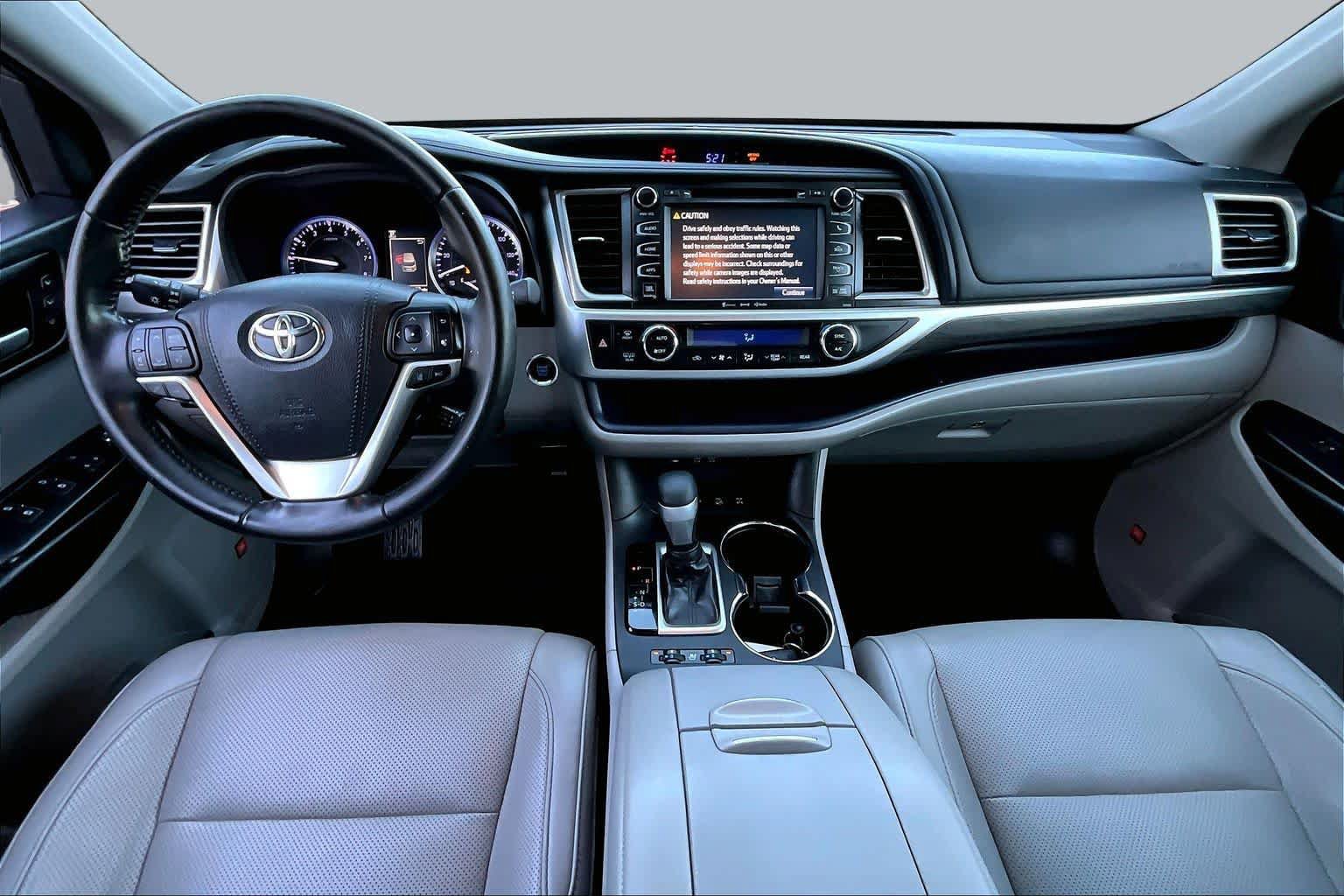 Certified 2018 Toyota Highlander Limited AWD/4WD image 15