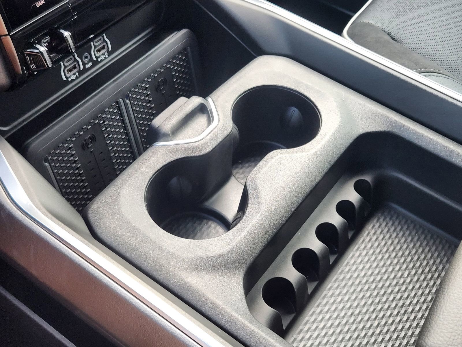 New 2025 RAM 2500 Laramie image 19