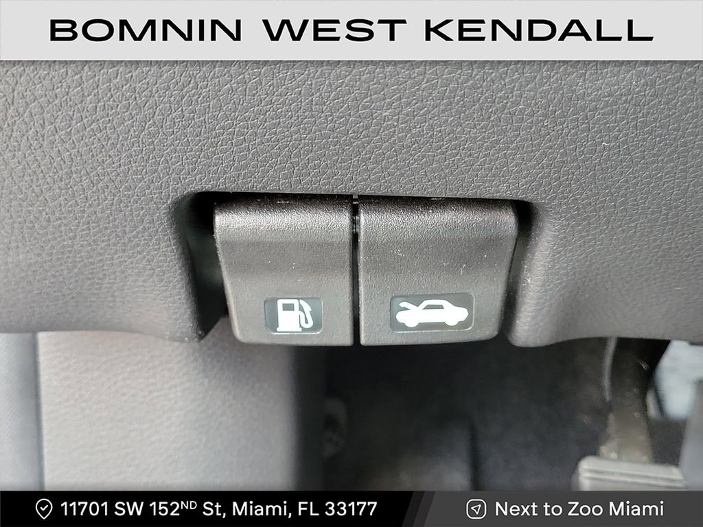 Used 2022 Nissan Rogue Sport SV image 28