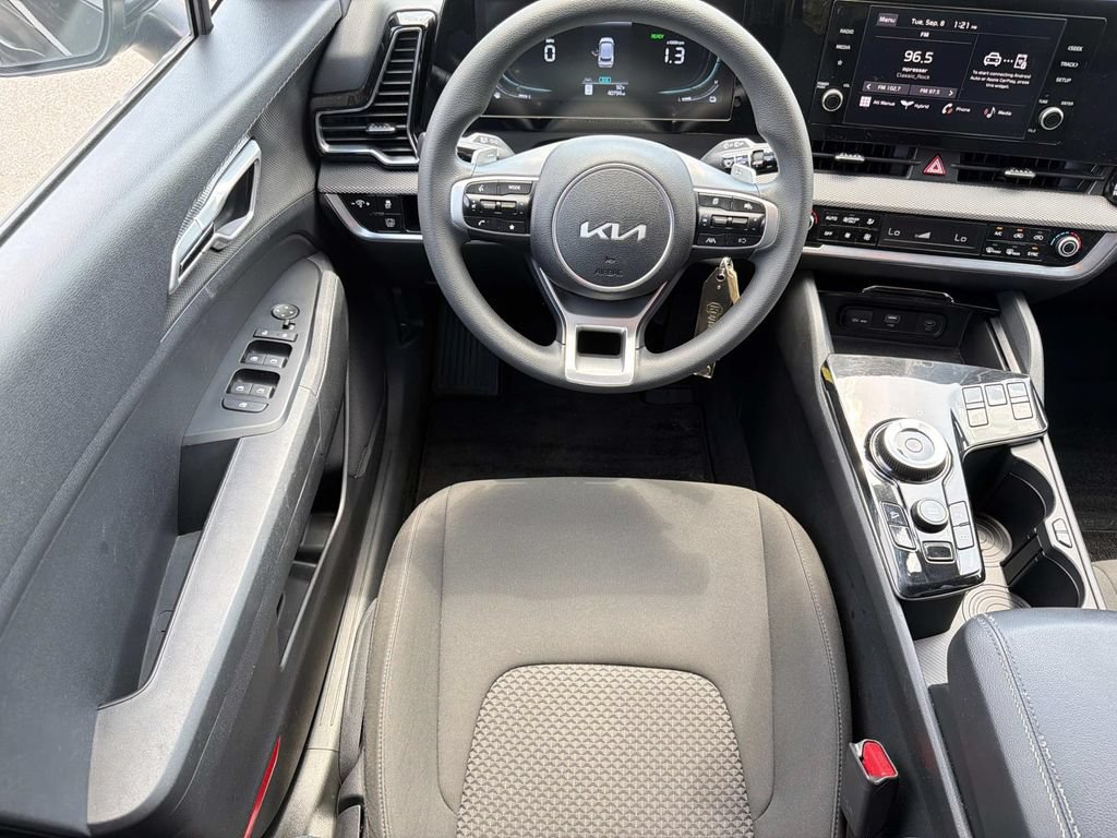 Used 2025 Kia Sportage LX FWD image 10
