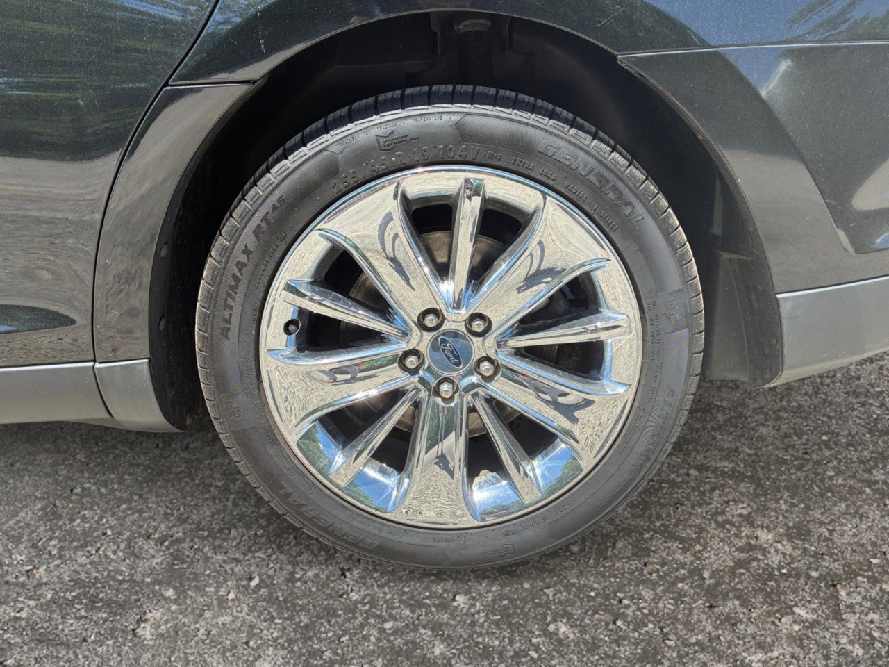 Used 2010 Ford Taurus Limited FWD image 8