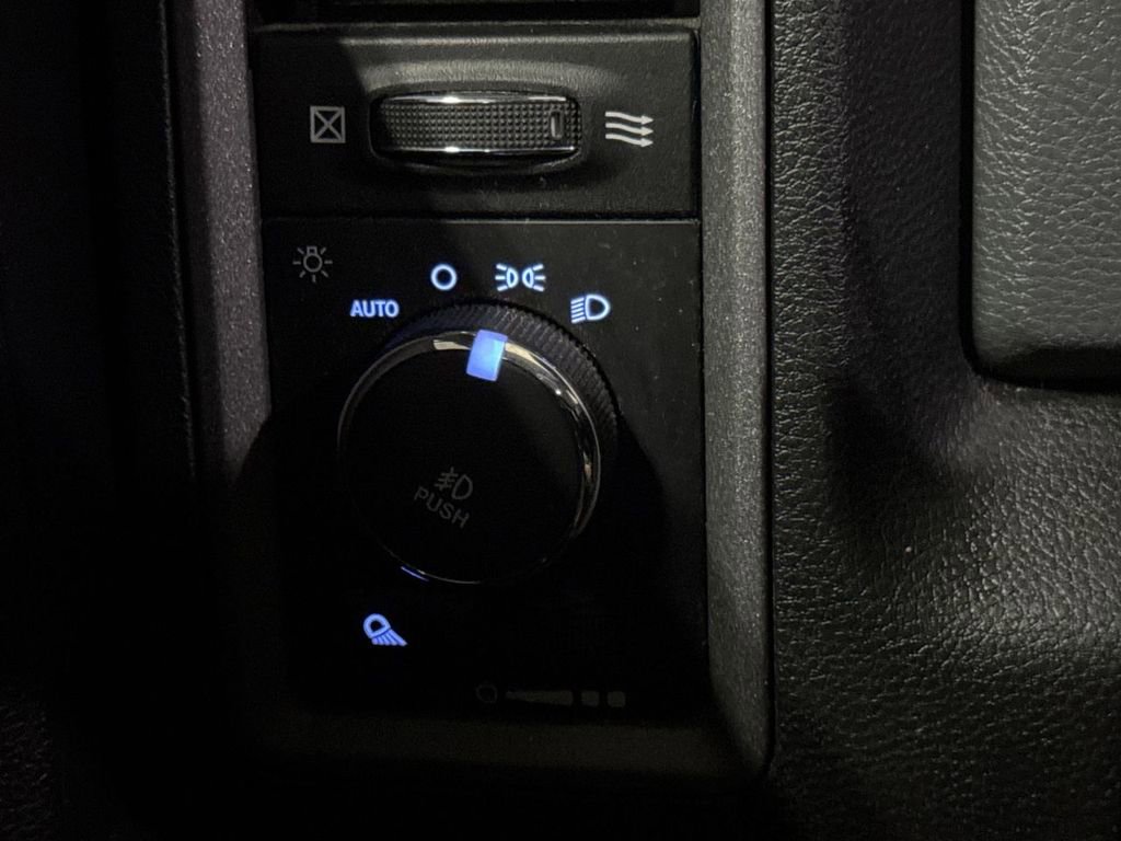 Used 2016 RAM 1500 Express AWD/4WD image 18