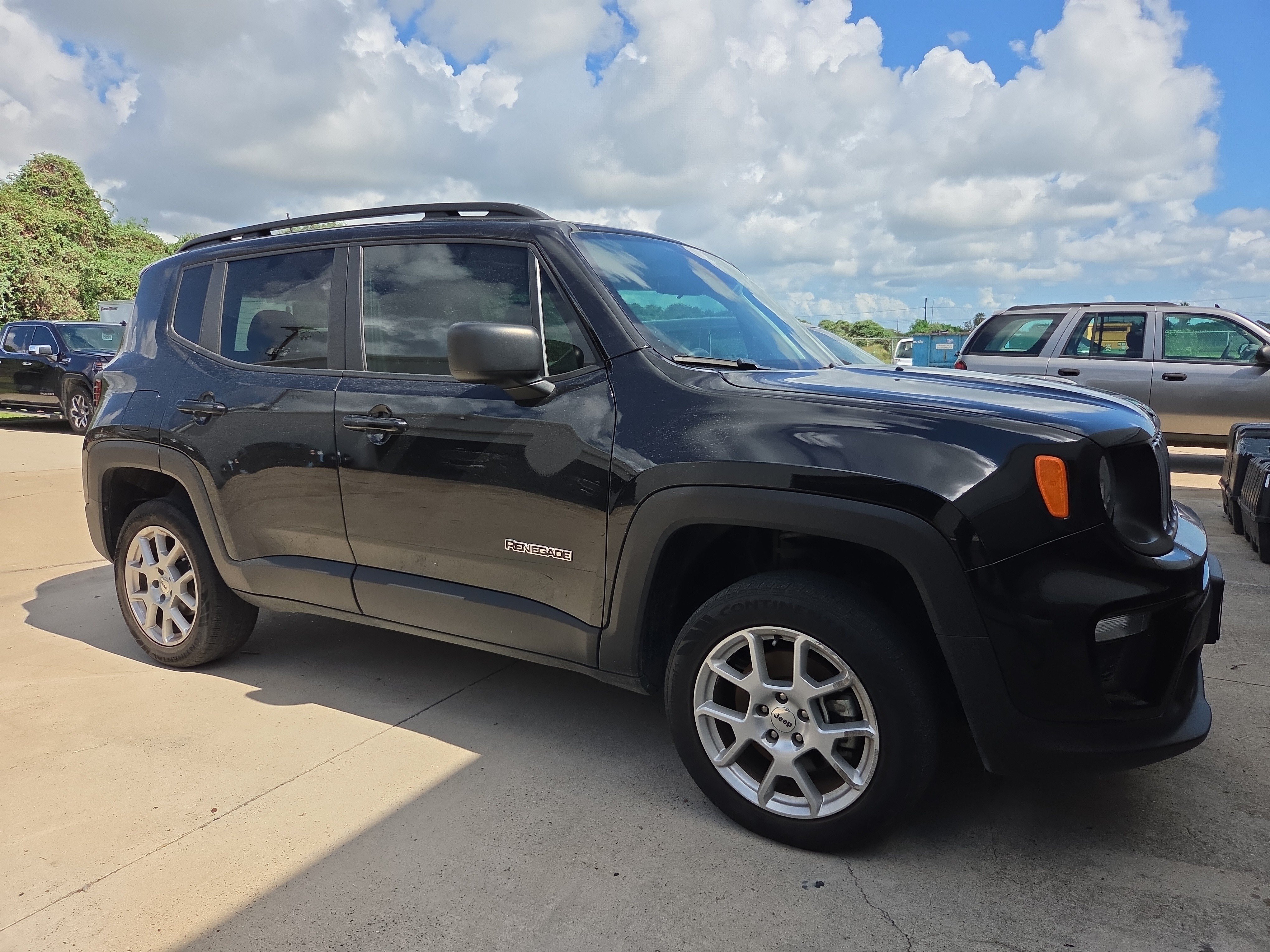 Used 2022 Jeep Renegade Latitude w/ Sun/Sound Group AWD/4WD image 6