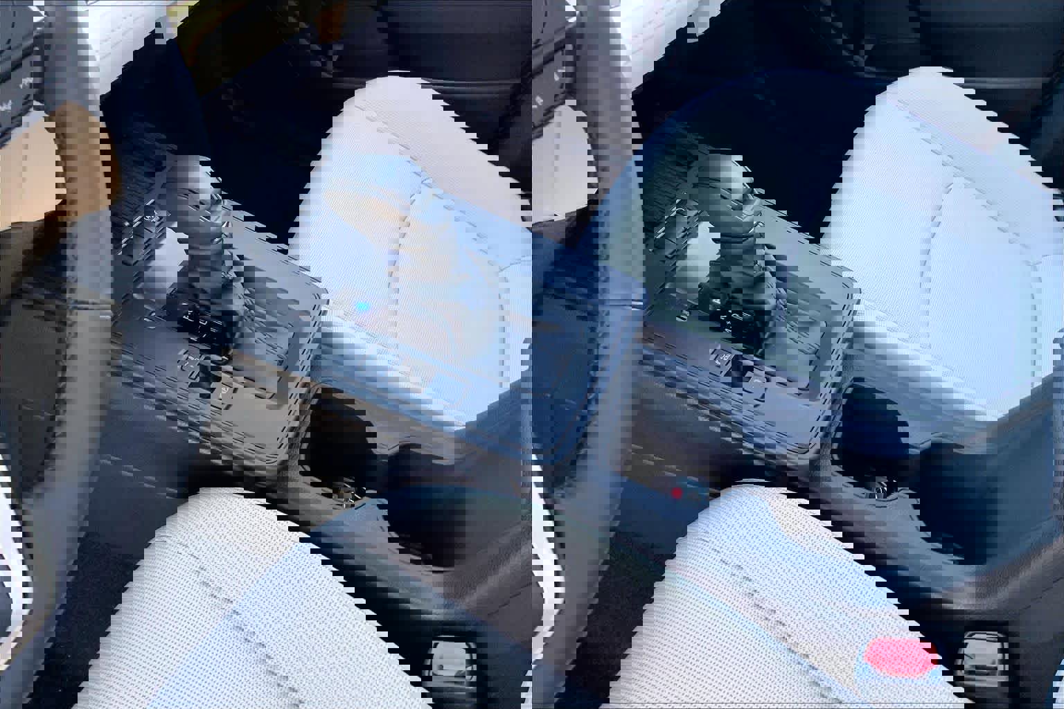 Used 2026 Toyota Corolla Cross LE image 15