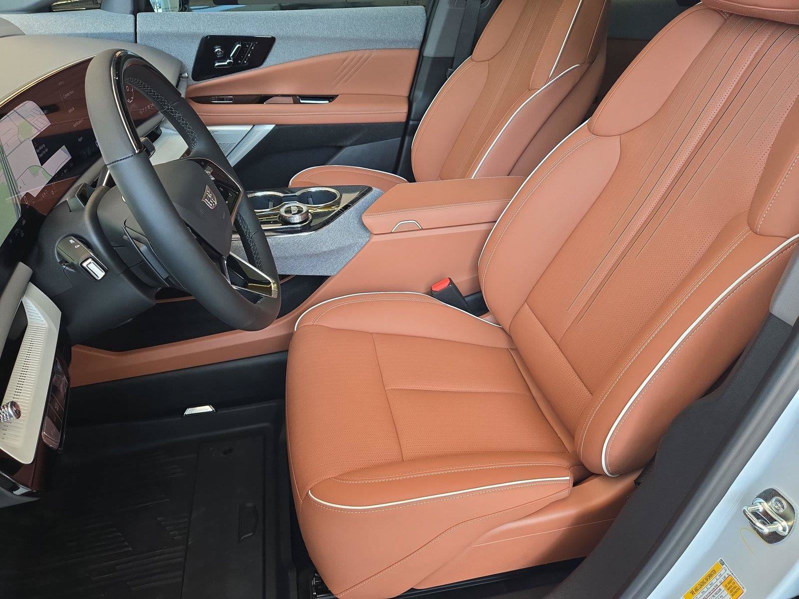 New 2026 Cadillac Optiq Sport 2 w/ LPO, Floor Liner Package AWD/4WD image 11
