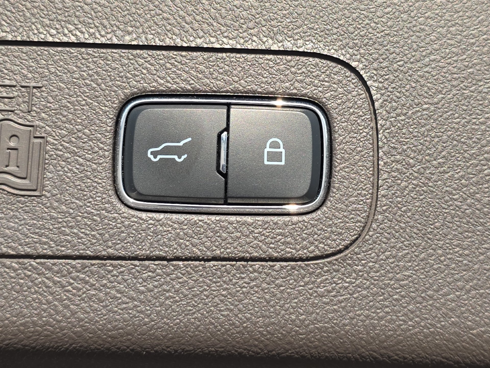 Used 2023 Lincoln Aviator Reserve w/ Equipment Group 201A AWD/4WD image 13