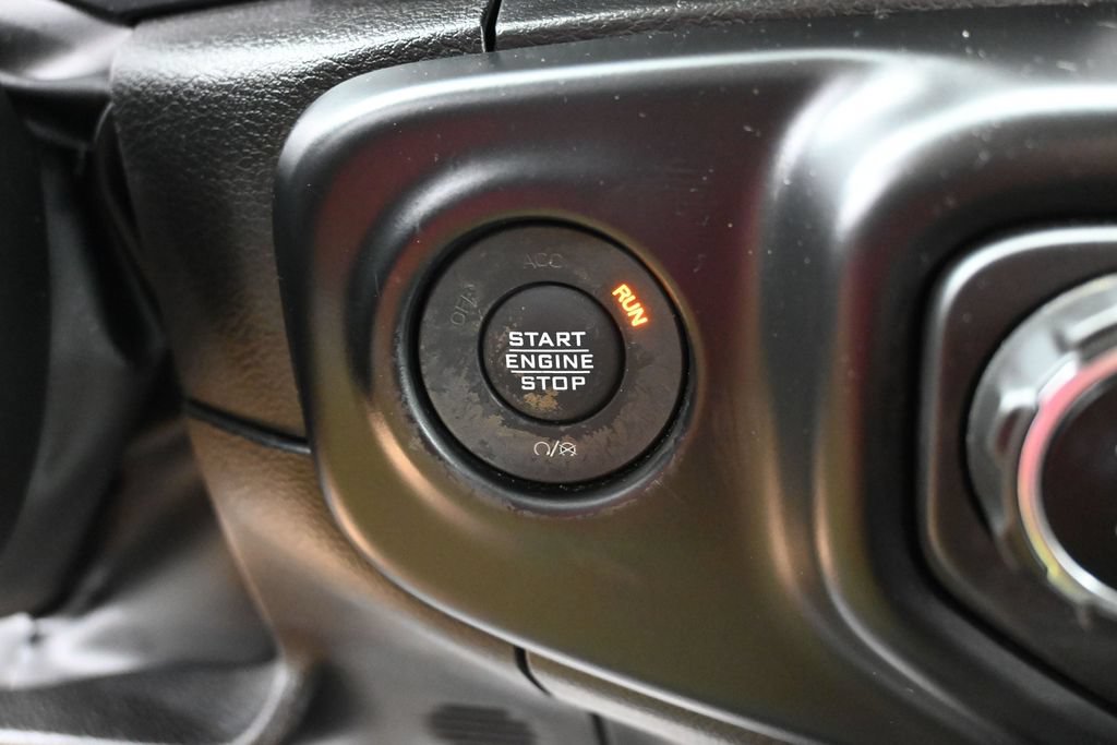 Used 2023 Jeep Wrangler Unlimited Sahara w/ Cold Weather Group AWD/4WD image 9