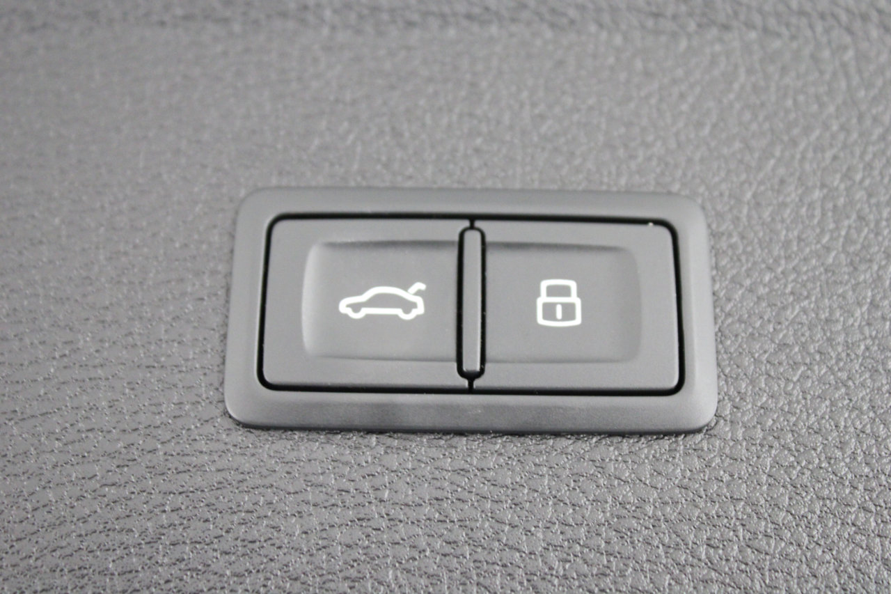 Used 2019 Audi SQ5 Premium Plus w/ Premium Plus Package image 72