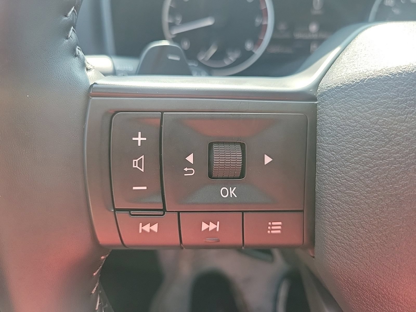 Certified 2026 Nissan Rogue SV AWD/4WD image 19