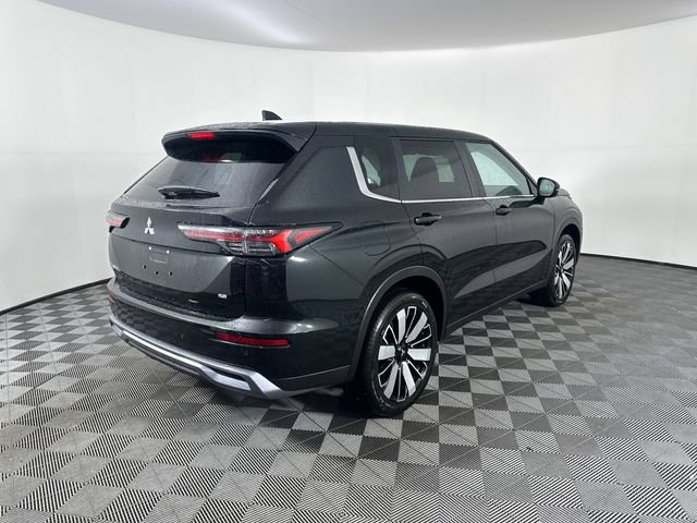 New 2026 Mitsubishi Outlander SE FWD image 9