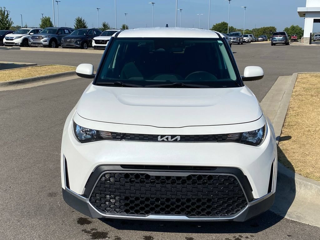 Used 2024 Kia Soul LX w/ Option Group 015 FWD image 2