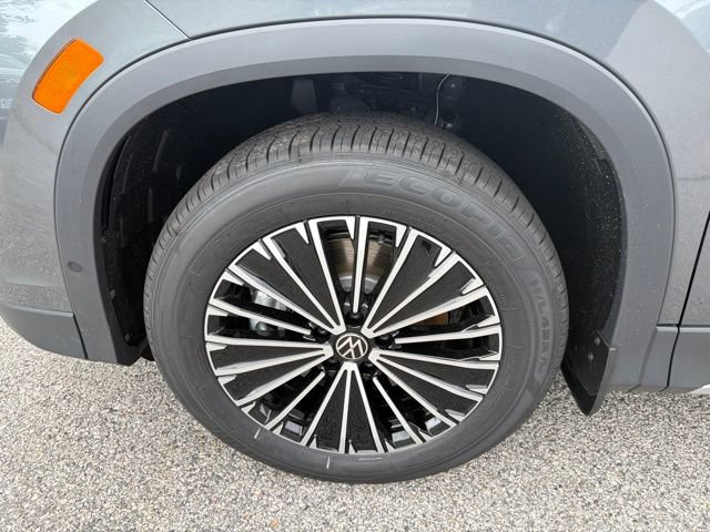 New 2026 Volkswagen Tiguan S AWD/4WD image 17