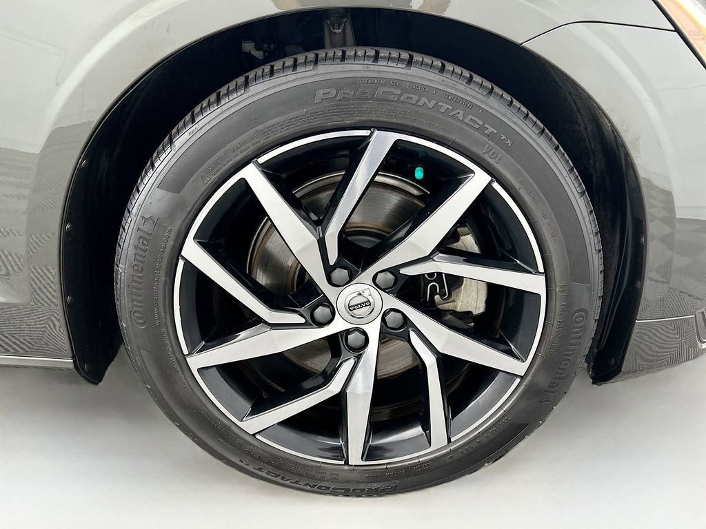 Used 2020 Volvo S60 T5 Momentum image 30