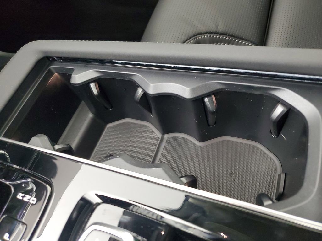 New 2026 Volvo XC90 B6 Ultra w/ Protection Package image 32