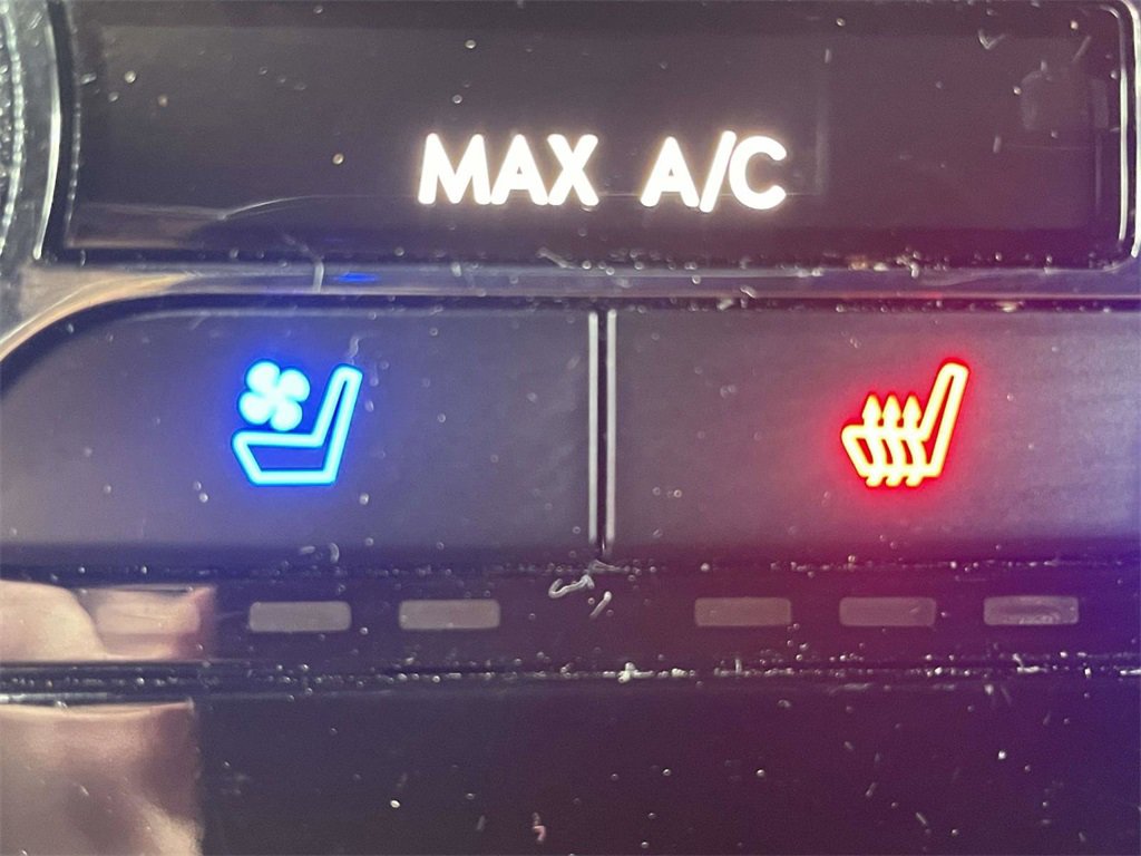 Used 2023 Lincoln Navigator Reserve image 19