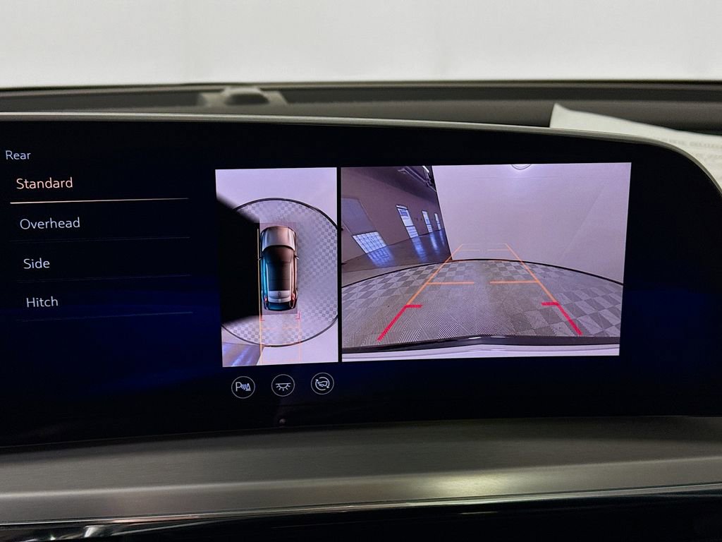 Used 2025 Cadillac Lyriq Sport image 15