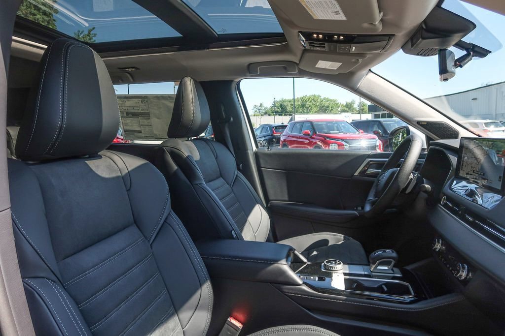New 2026 Mitsubishi Outlander SE FWD image 19