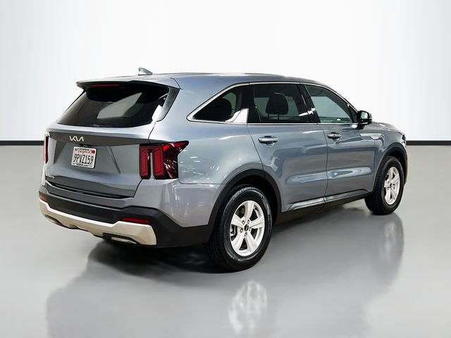 Certified 2025 Kia Sorento LX FWD image 7