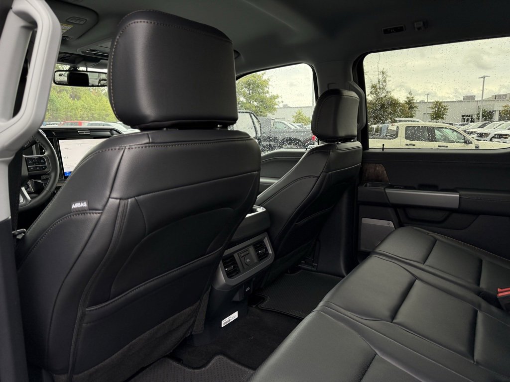 New 2026 Ford F250 Lariat w/ Black Appearance Package image 25
