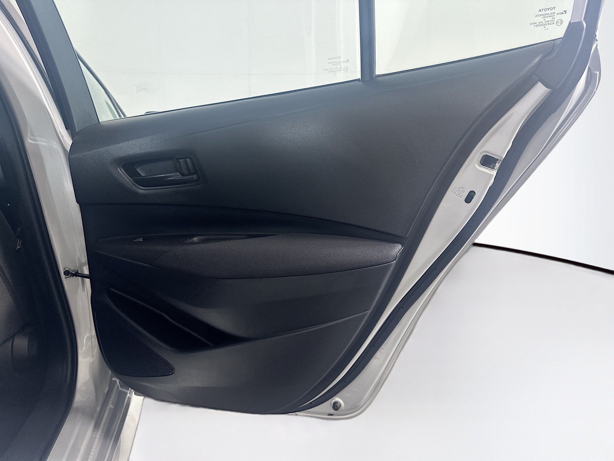Used 2022 Toyota Corolla LE FWD image 28