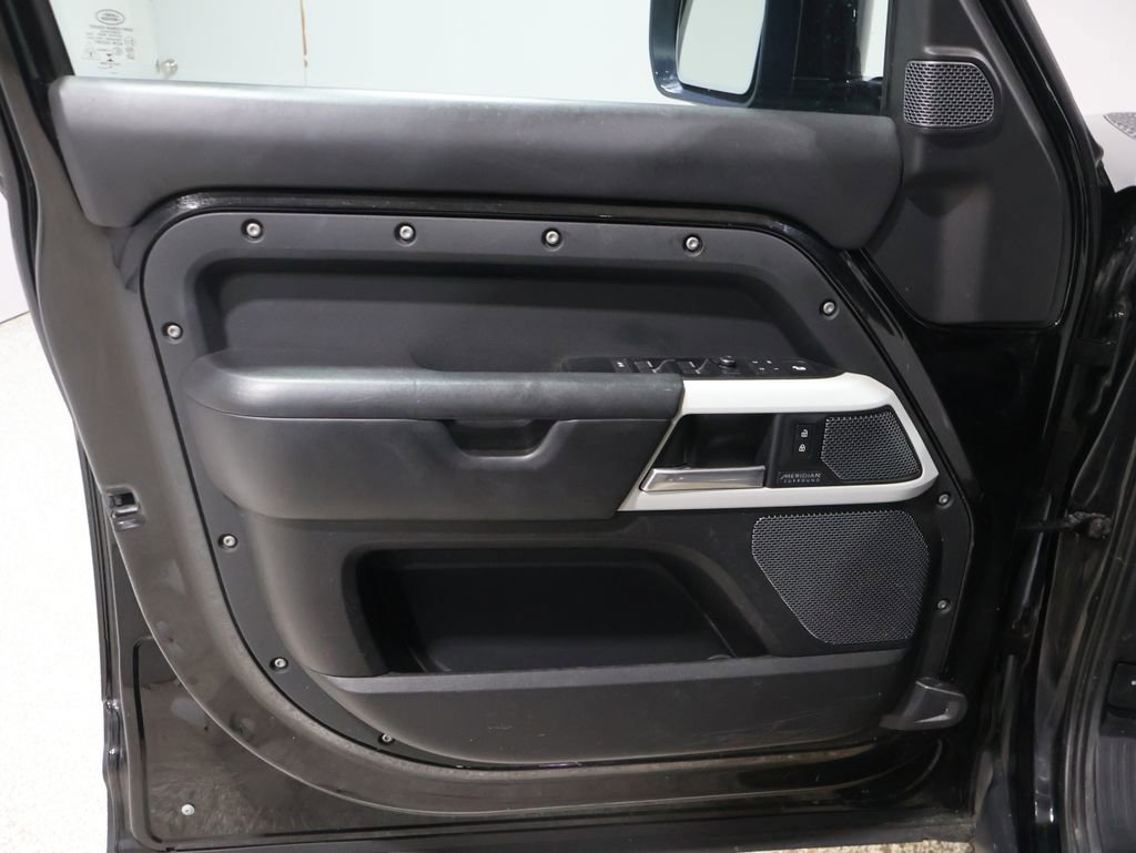 Used 2020 Land Rover Defender 110 HSE AWD/4WD image 12