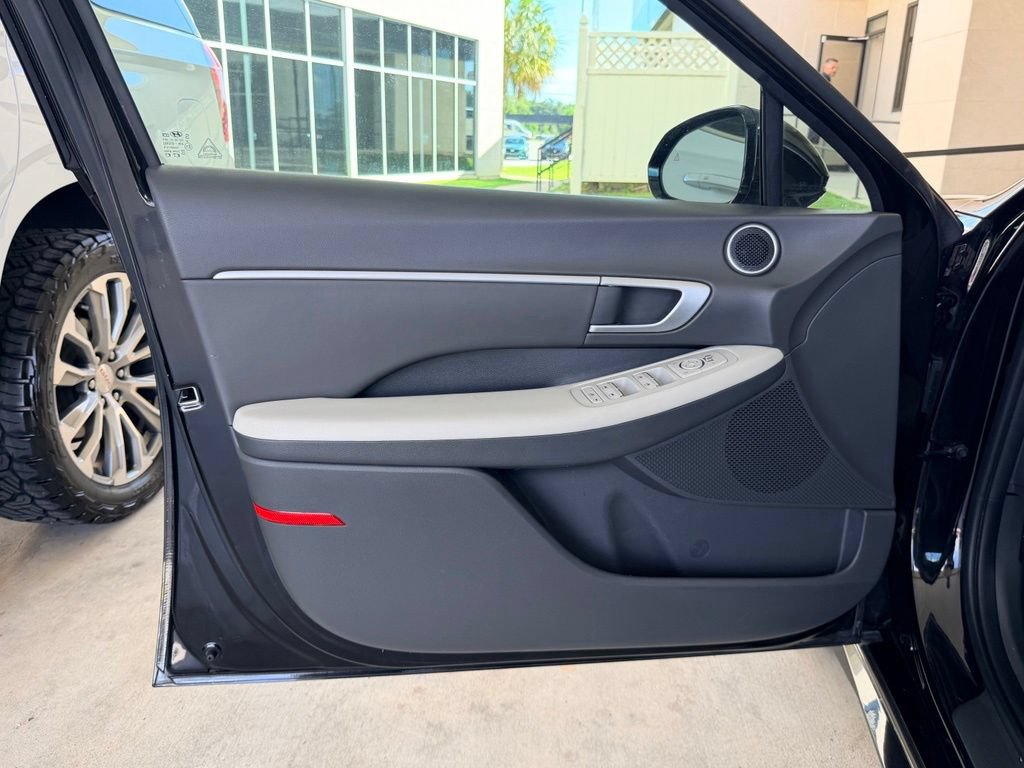 Used 2025 Hyundai Sonata SEL FWD image 10