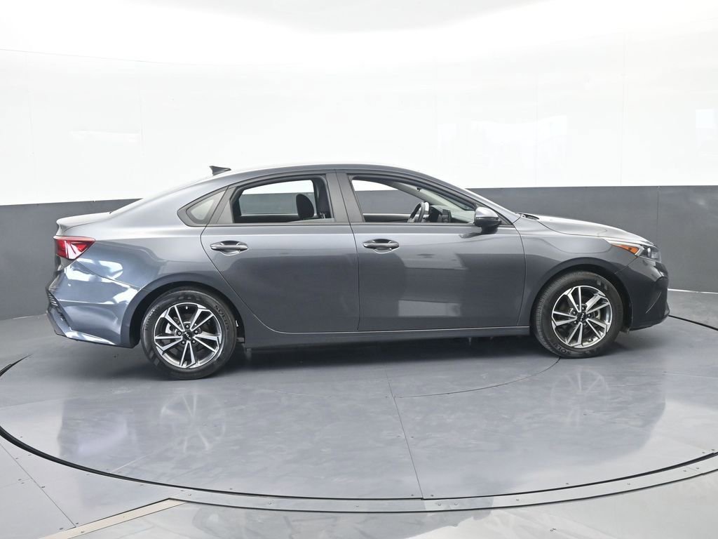 Used 2023 Kia Forte LXS w/ LXS Technology Package FWD image 7