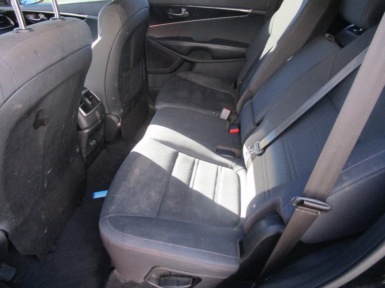 Used 2019 Kia Sorento L FWD image 9