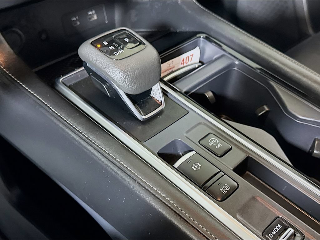 Used 2025 Nissan Pathfinder SL FWD image 15