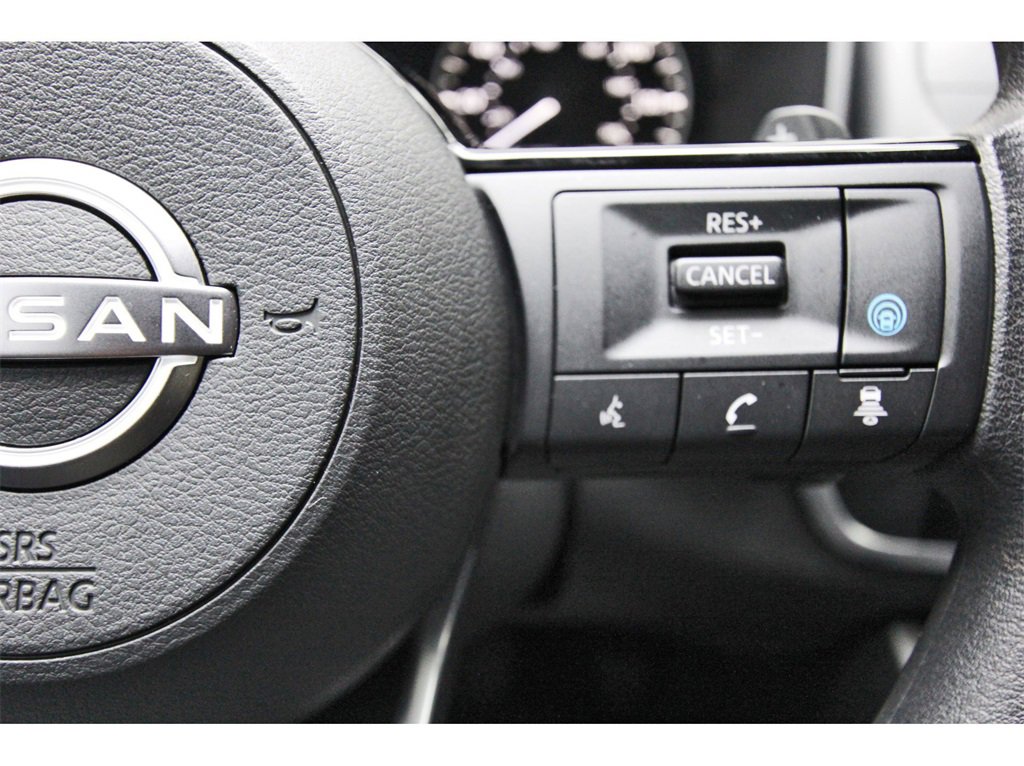 Used 2023 Nissan Rogue SV image 14