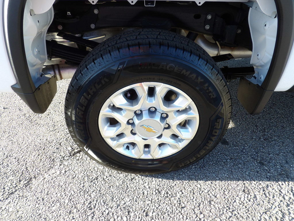 Used 2025 Chevrolet Silverado 3500 LT w/ Safety Package AWD/4WD image 57