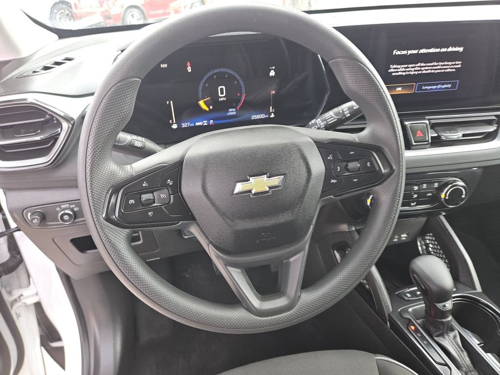 Used 2025 Chevrolet TrailBlazer LT AWD/4WD image 18