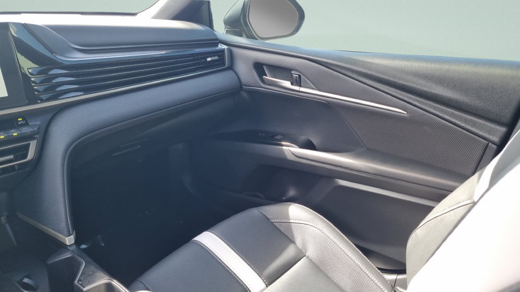Used 2025 Toyota Camry LE FWD image 16