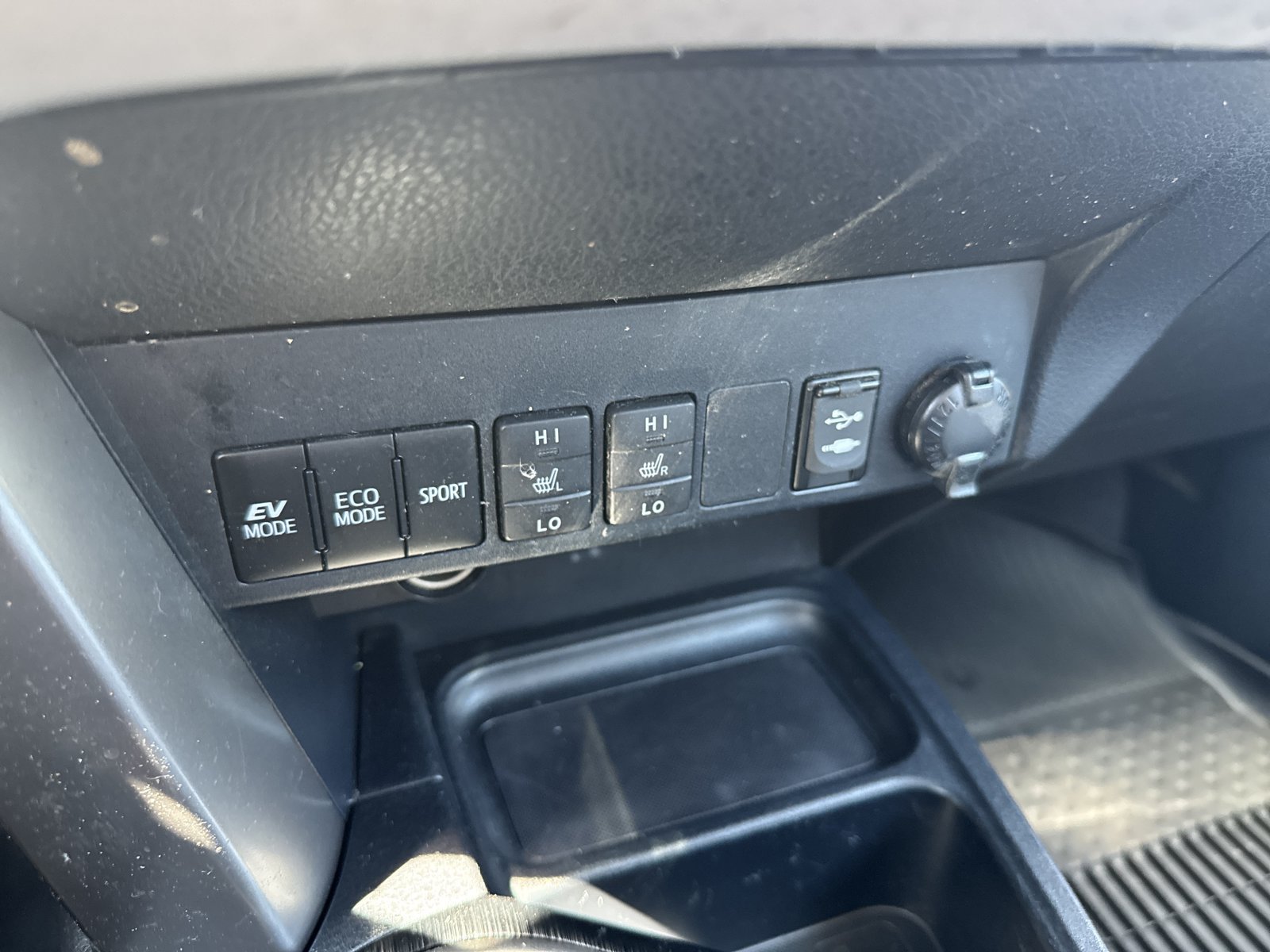 Used 2017 Toyota RAV4 Limited AWD/4WD image 18