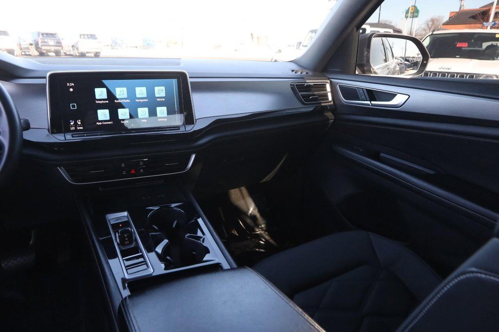 Used 2024 Volkswagen Atlas Cross Sport SE image 24