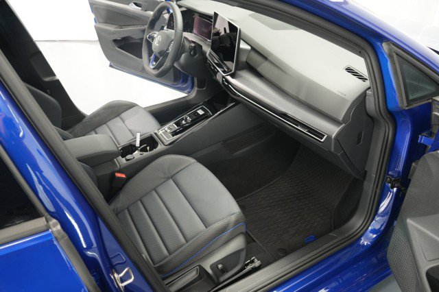 Used 2026 Volkswagen Golf AWD/4WD image 44