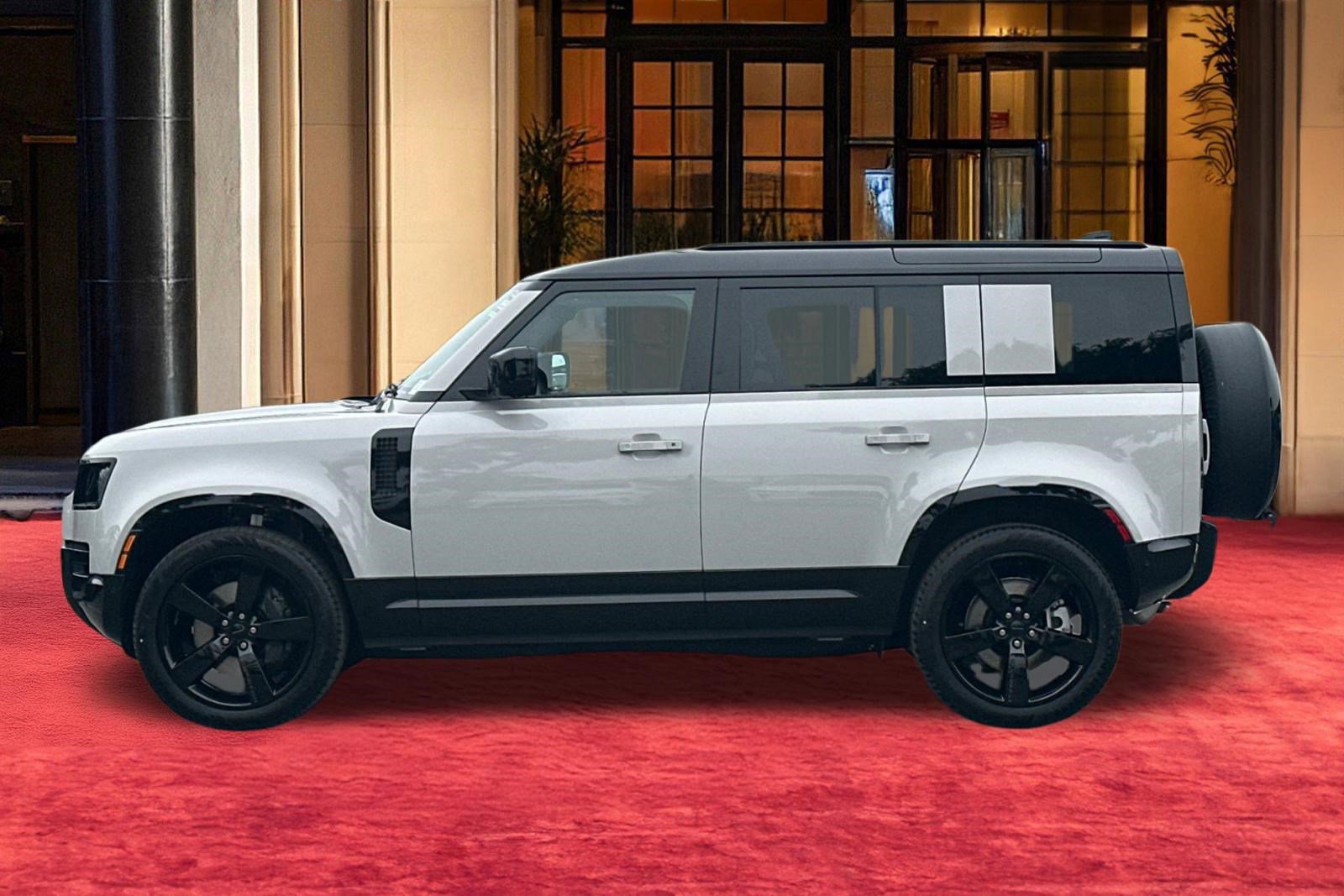 New 2026 Land Rover Defender 110 X-Dynamic SE AWD/4WD image 2